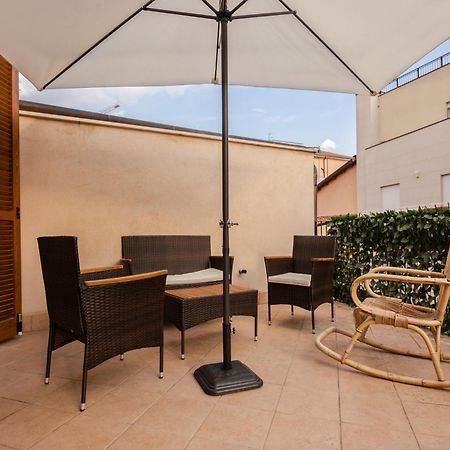 Sotto La Torre Apartment LʼAquila Exterior foto