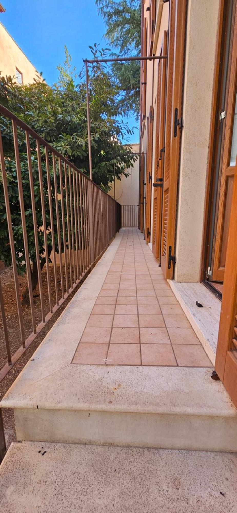 Sotto La Torre Apartment LʼAquila Exterior foto